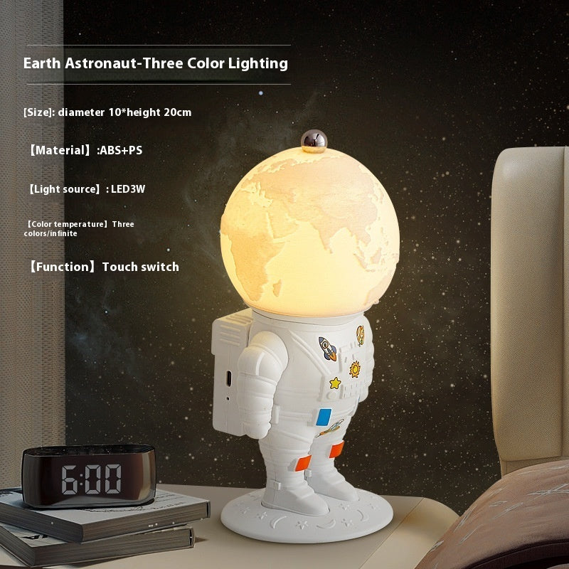 Creative Astronaut Small Night Lamp