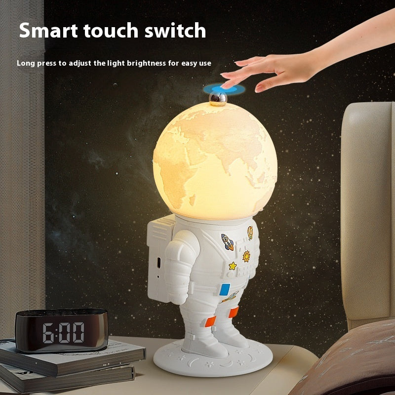 Creative Astronaut Small Night Lamp